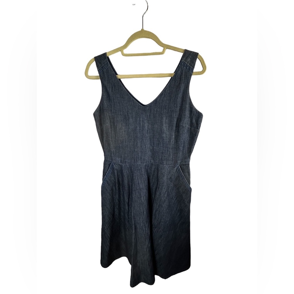 Vineyard Vines Blue Chambray Cotton V-Neck Sleeveless Fit & Flare Dress - Picture 4 of 13